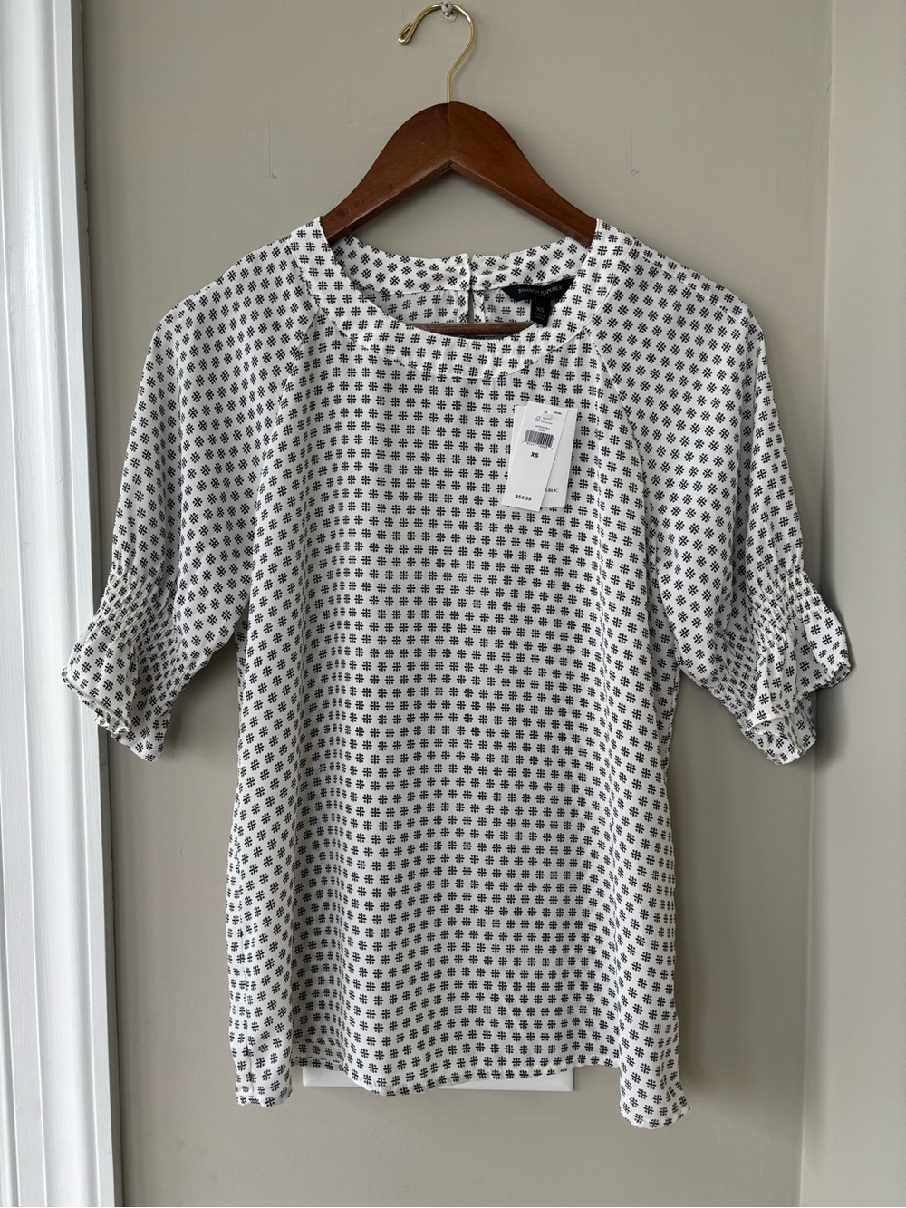 NWT beautiful banana republic dressy top xs